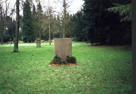 Gedenkstein für die Toten des Angriffs vom 1. Januar 1945