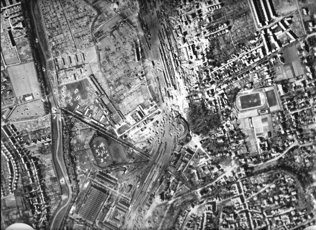 Amerikanisches Luftbild nach dem Bombenangriff vom 1. Janaur 1945